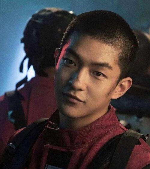 某男星脏辫爆料视频,揭秘背后不为人知的爆料视频  第3张