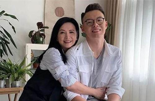 曾华倩爆料饭局视频在线观看,精彩瞬间在线观看  第1张